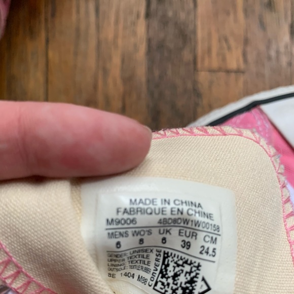 Pink Converse 💫 - Picture 2 of 2